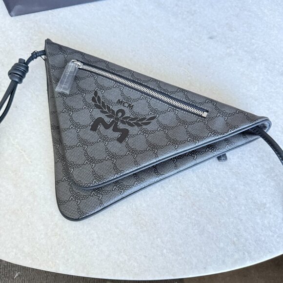 MCM GRAY Canvas and leather Triangle Shoulder Bag - Picture 11 of 14